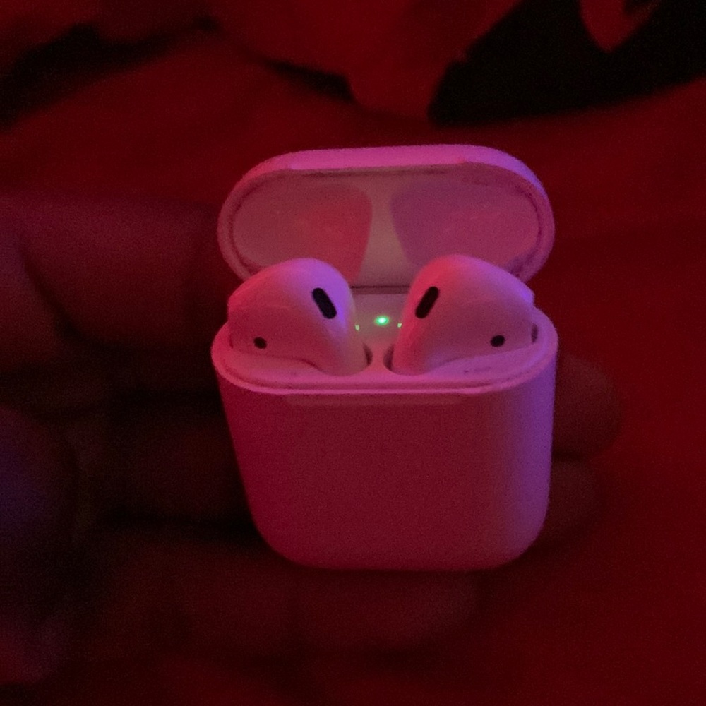 I’m selling these AirPods barely used